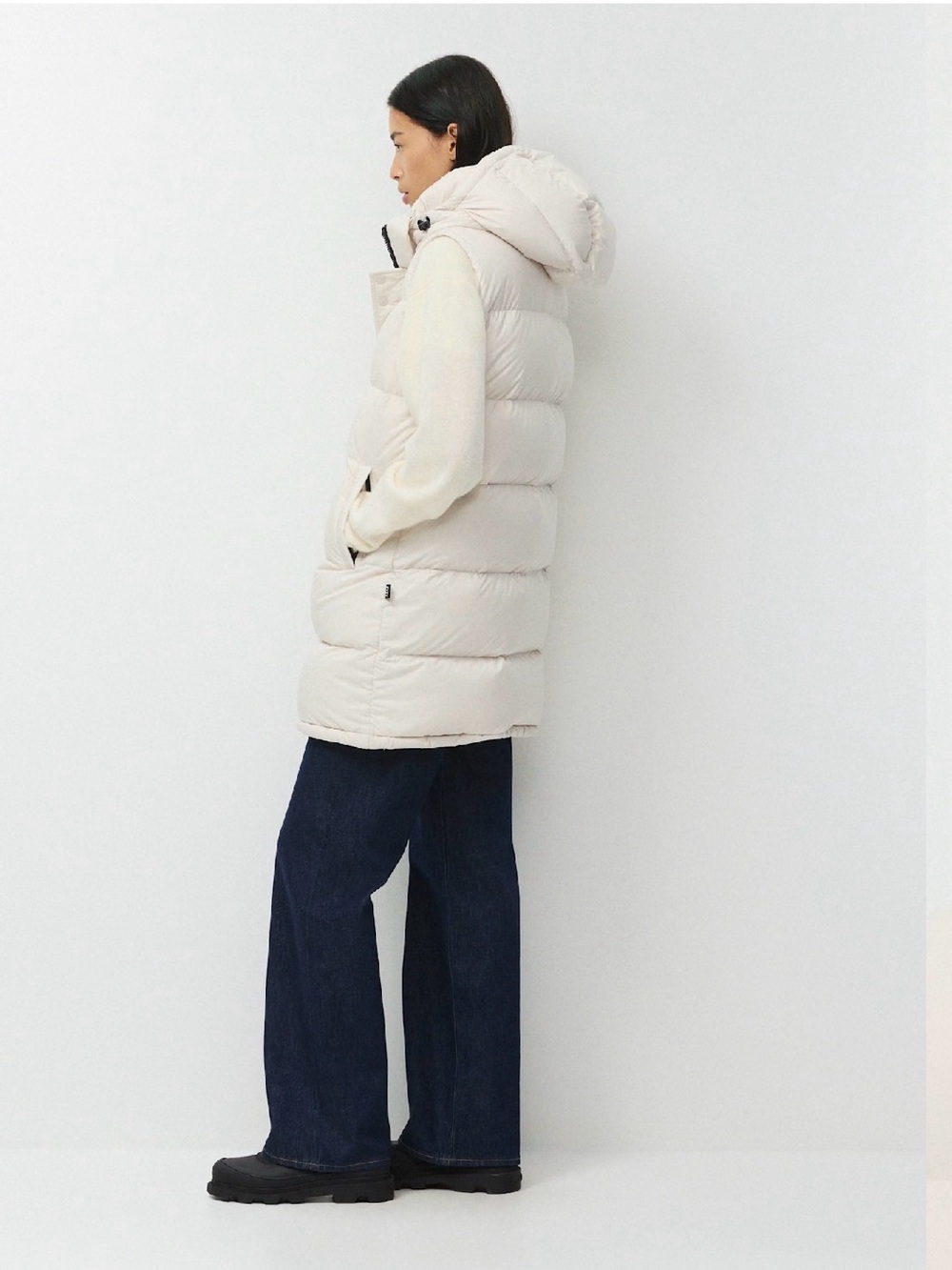 NWT Aritzia Super Puff Mid Vest